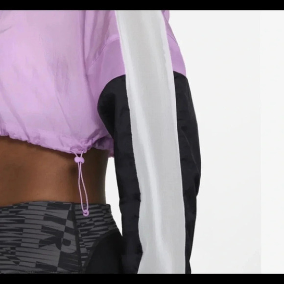 NIKE Women’s Women’s Reflective Jacket New - Picture 12 of 13